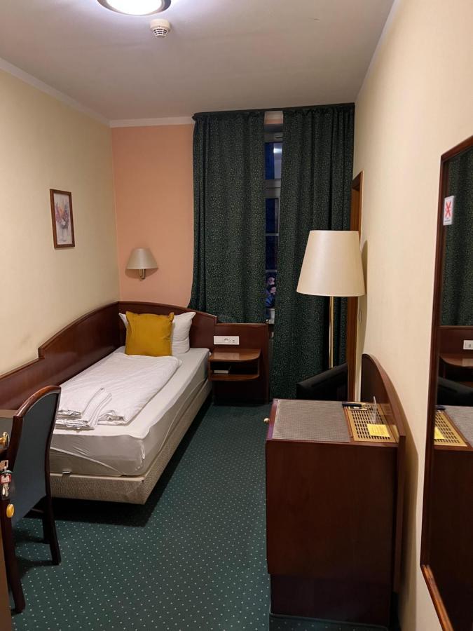 Hotel Am Schloss - Frankfurt An Der Oder Kültér fotó