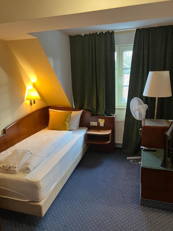 Hotel Am Schloss - Frankfurt An Der Oder Kültér fotó